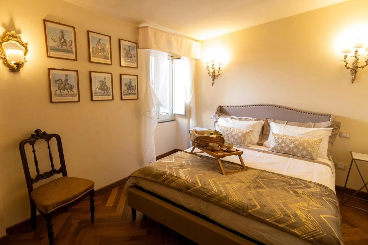 Palazzo Lari Sarzana Hotel 0*,