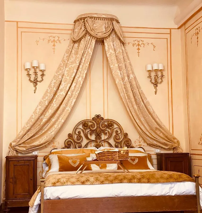 Palazzo Lari Sarzana Hotel Italy