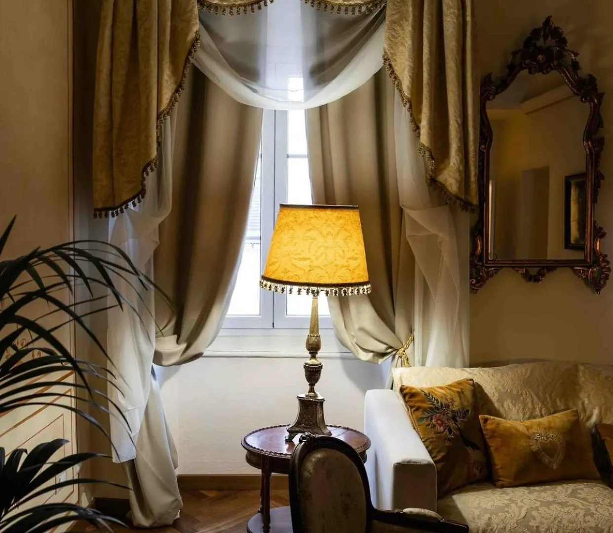 Guest house Palazzo Lari Sarzana Hotel Italy