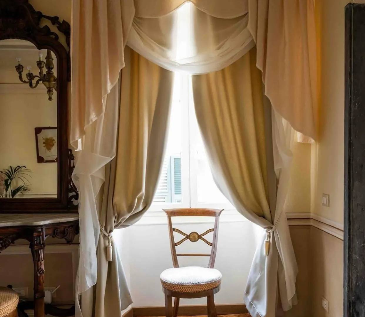 Hotel Palazzo Lari Sarzana 0*,  Itálie