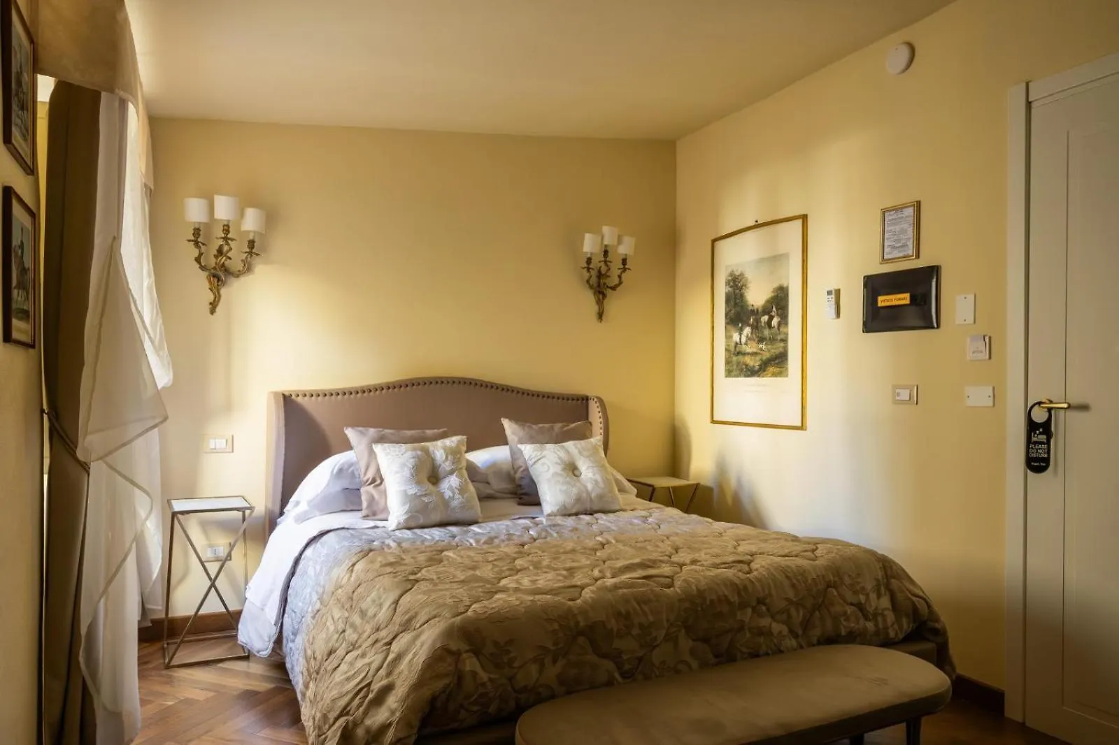 Palazzo Lari Sarzana Hotel Italy