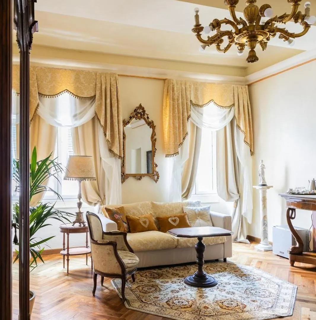 Hotel Palazzo Lari Sarzana