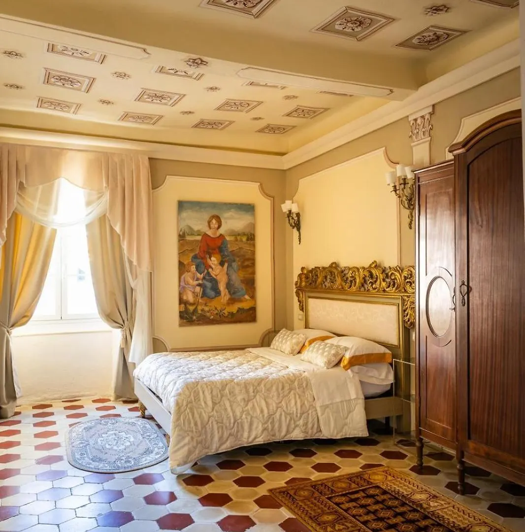 Palazzo Lari Sarzana Hotel