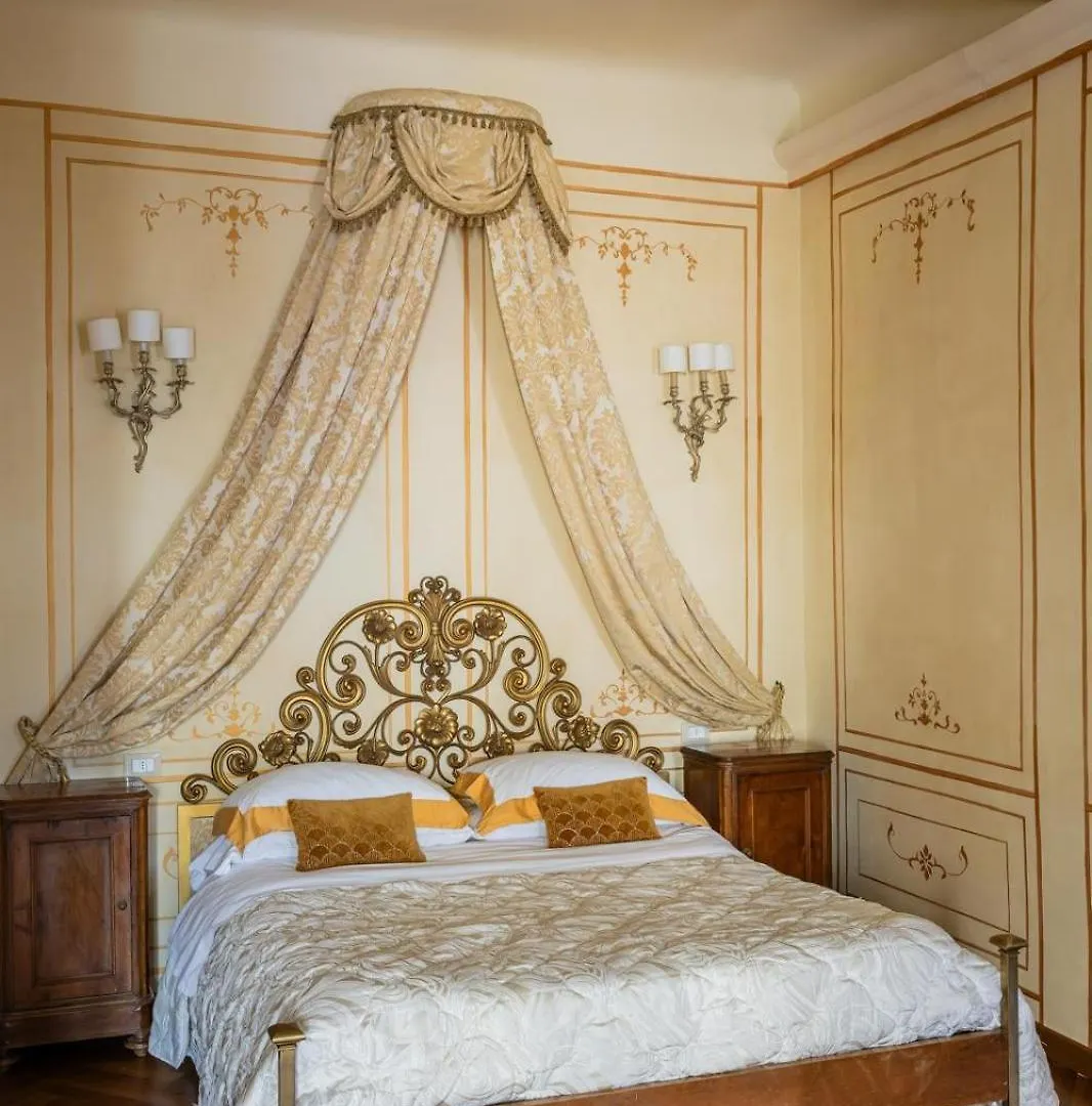 Palazzo Lari Sarzana Hotel Guest house