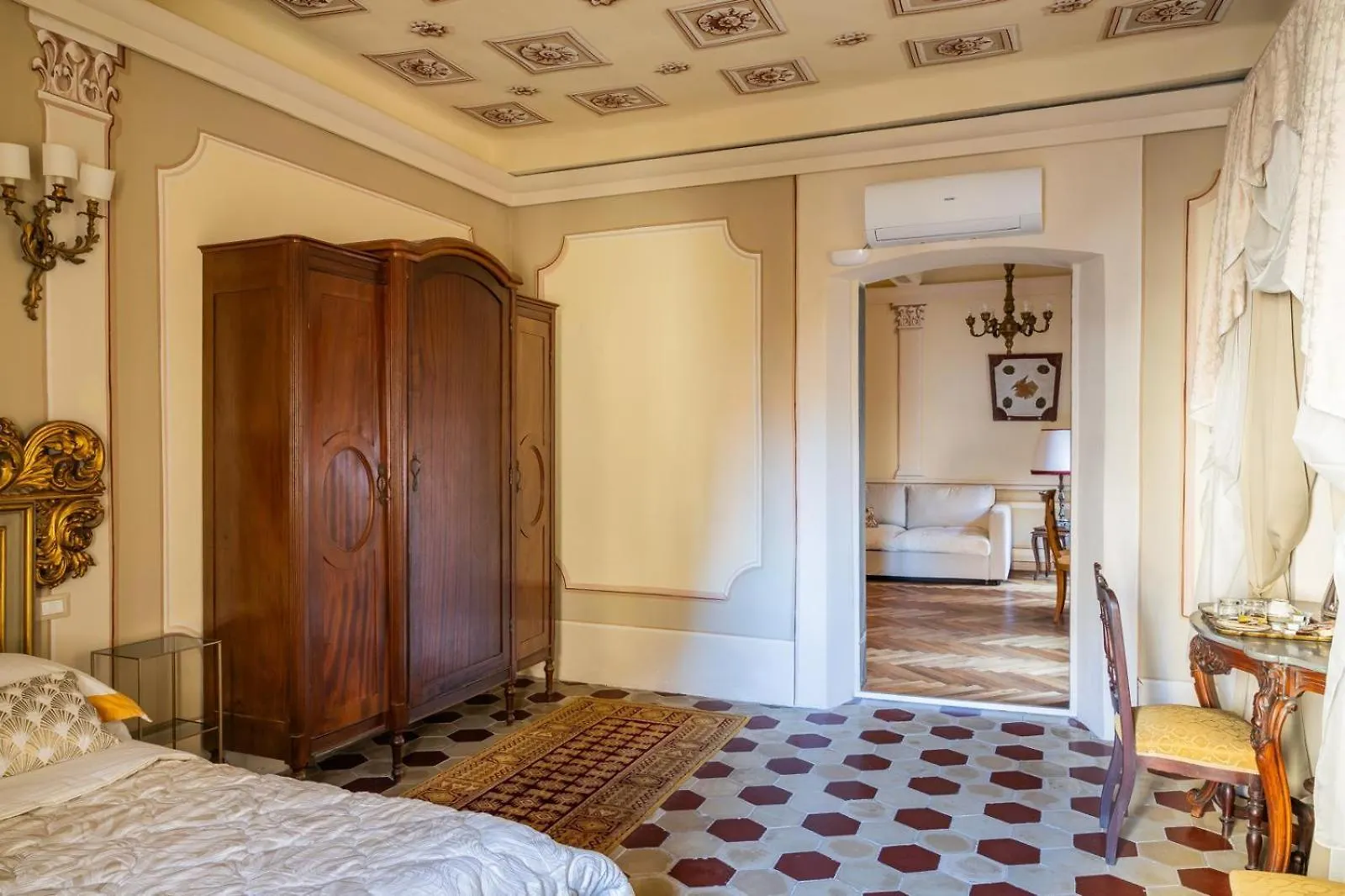 Guest house Palazzo Lari Sarzana Hotel Italy