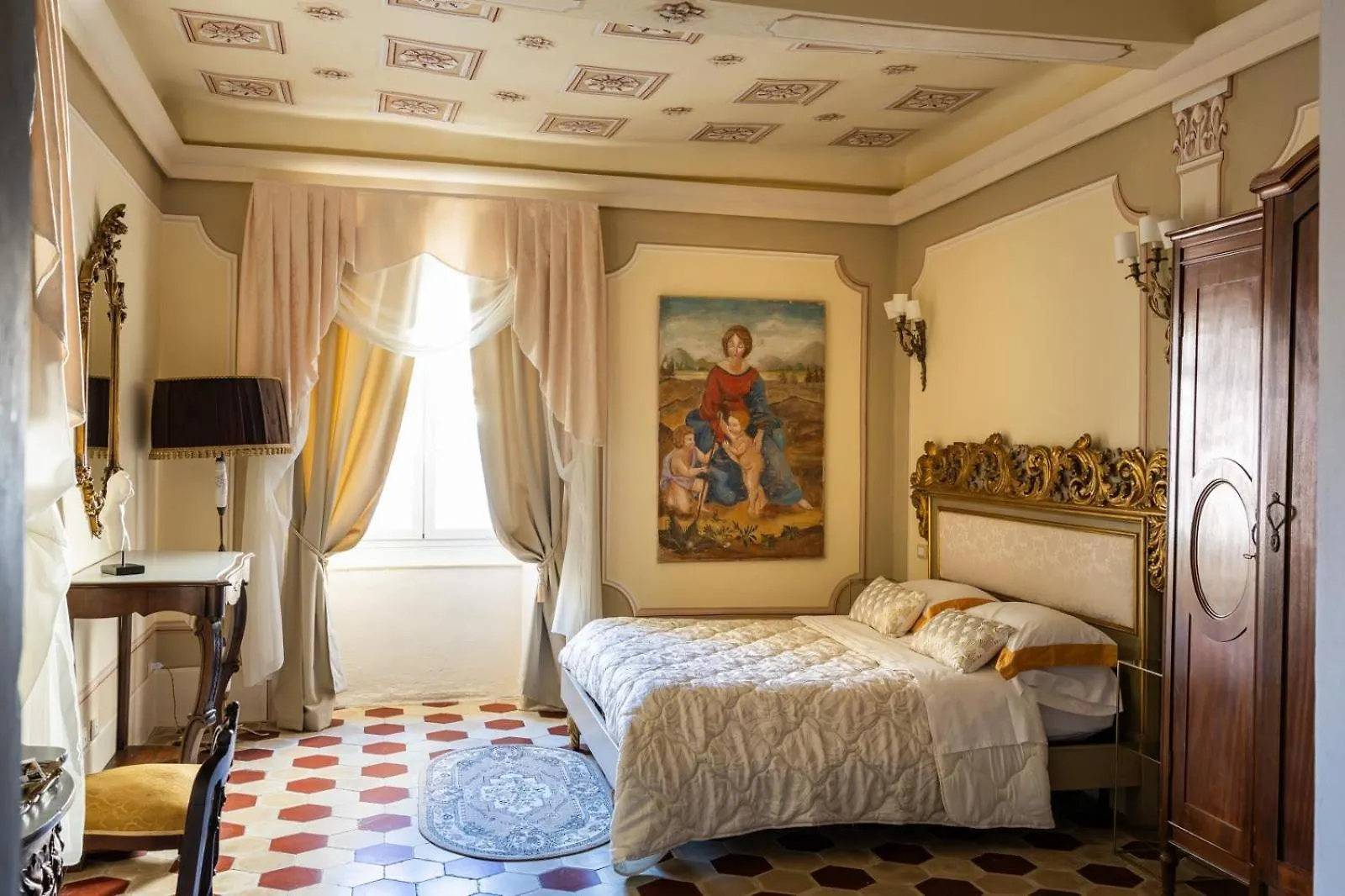 Palazzo Lari Sarzana Hotel